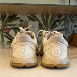 Lululemon flat lifting shoes size 5.5